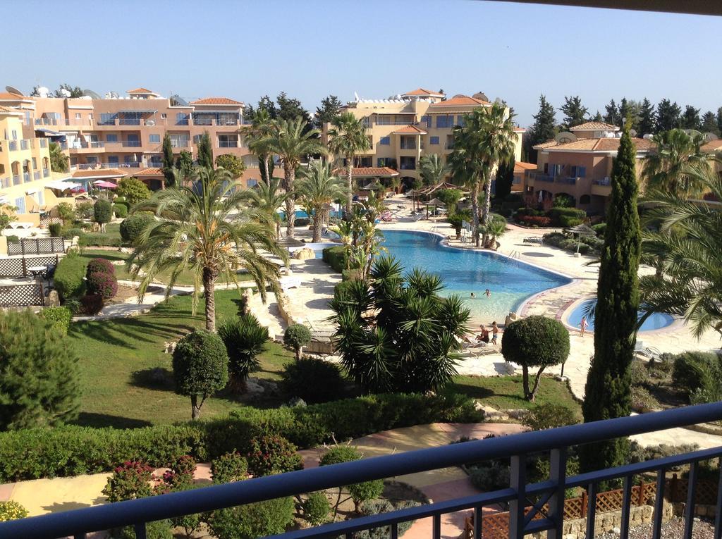 Ferienwohnung Limnaria Gardens B Paphos Exterior foto